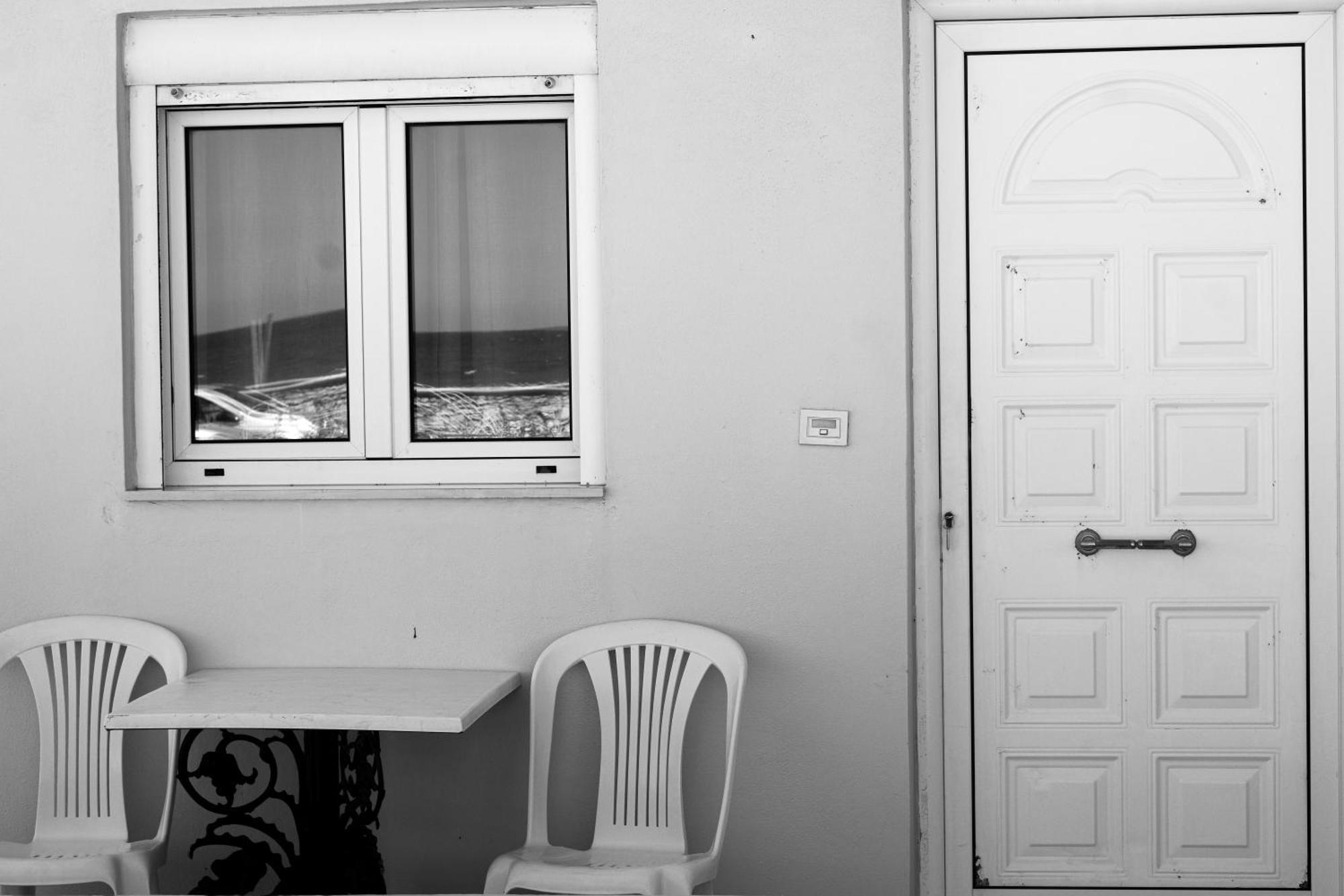 Pink Sand Sea Apartment Adelianos Kampos Exterior photo